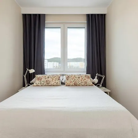 Апартаменты Family With 3 Bedrooms And Balcony By Renters *