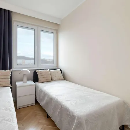Family With 3 Bedrooms And Balcony By Renters * Гданьск