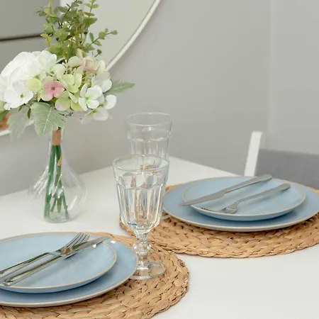 Family With 3 Bedrooms And Balcony By Renters Апартаменты