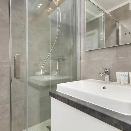 公寓 Family With 3 Bedrooms And Balcony By Renters