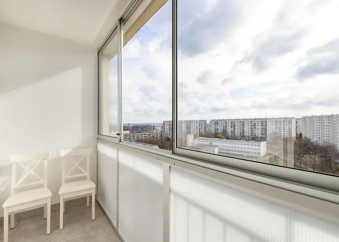 Family With 3 Bedrooms And Balcony By Renters