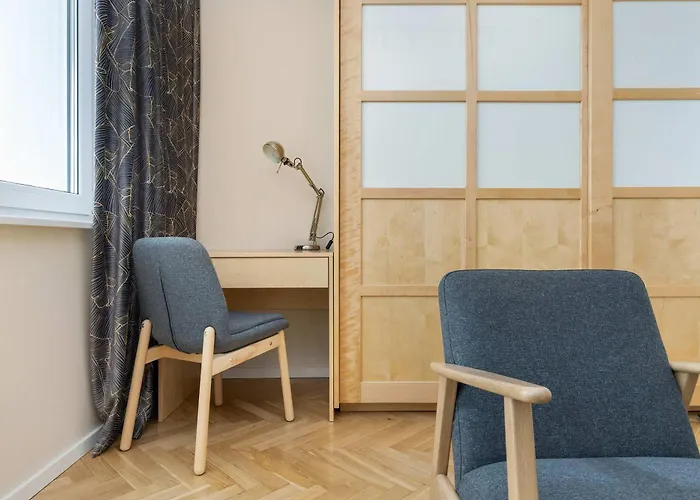 Family With 3 Bedrooms And Balcony By Renters