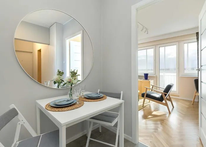 Family With 3 Bedrooms And Balcony By Renters