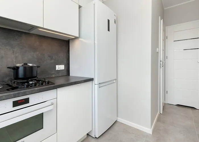 Family With 3 Bedrooms And Balcony By Renters 公寓