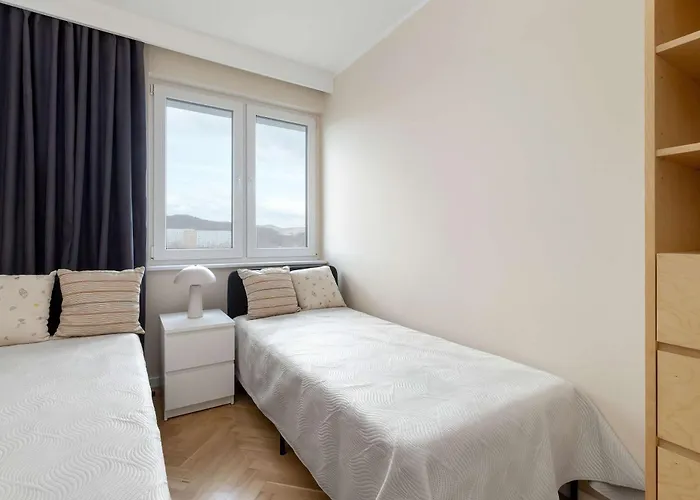 Family With 3 Bedrooms And Balcony By Renters * Gdańsk