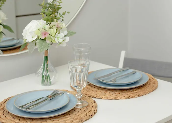 Family With 3 Bedrooms And Balcony By Renters 公寓